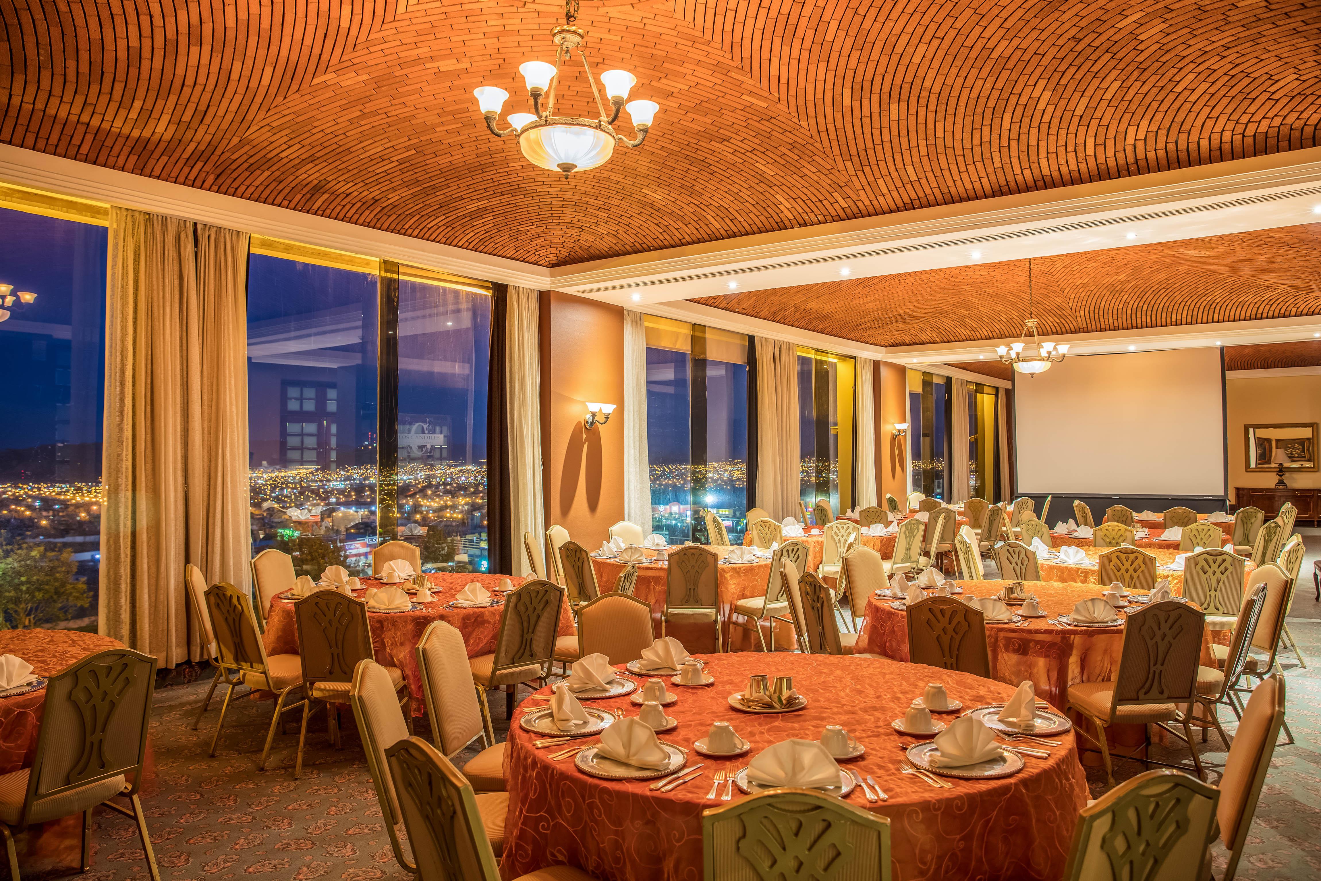 Sheraton Chihuahua Soberano Buitenkant foto